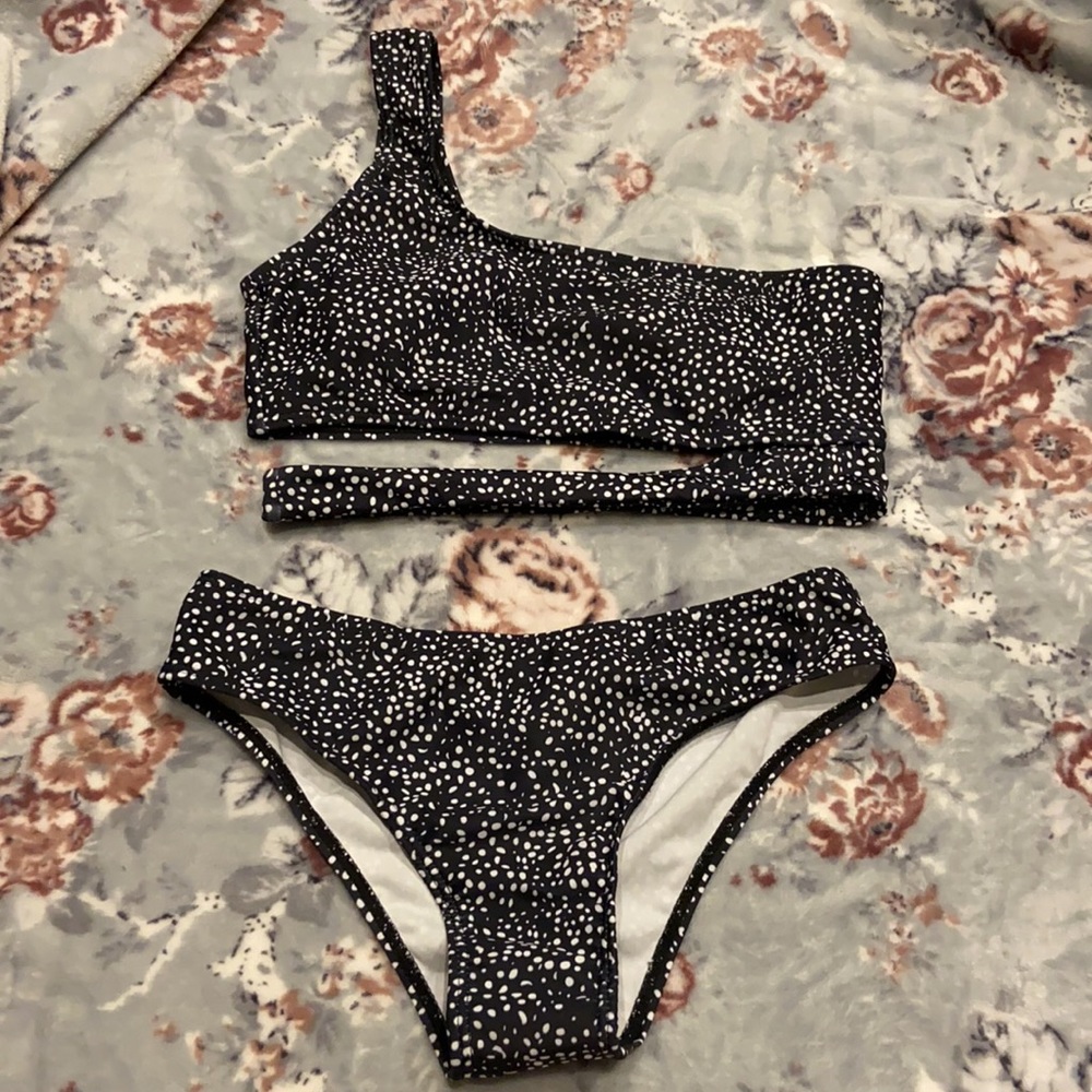 New Dalmatian cut out one shoulder bikini set